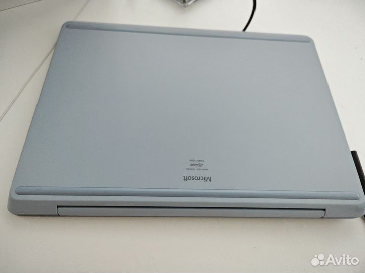 Microsoft surface laptop go