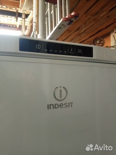 Морозильная камера Indezit NoFrost 271литр новая