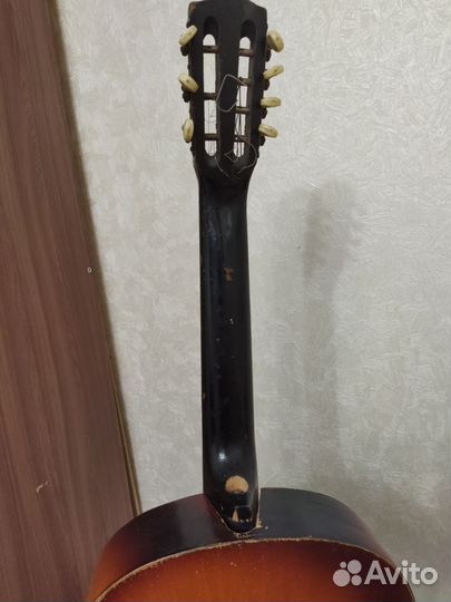 Акустическая гитара