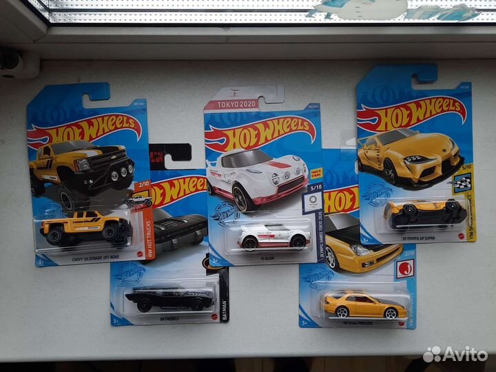 Машинки Hot wheels