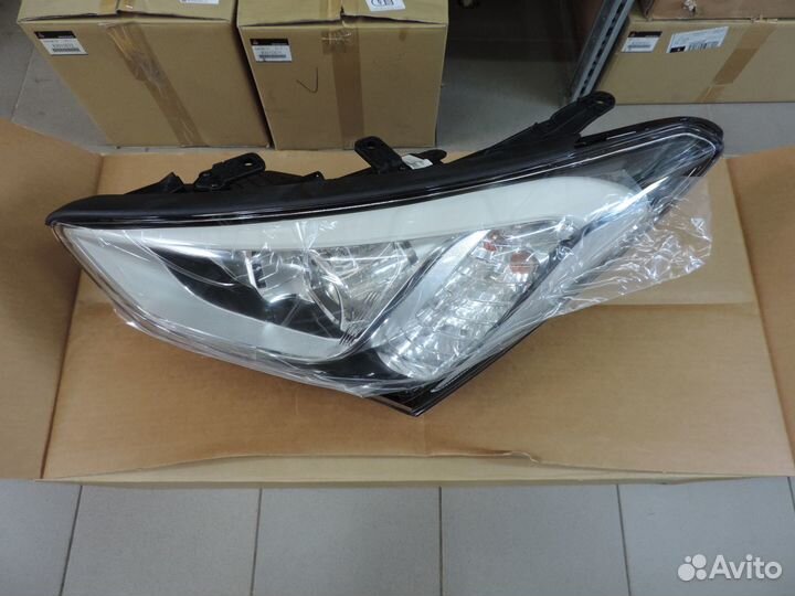 Фара левая Hyundai Santa Fe 3 DM (2012-2018)
