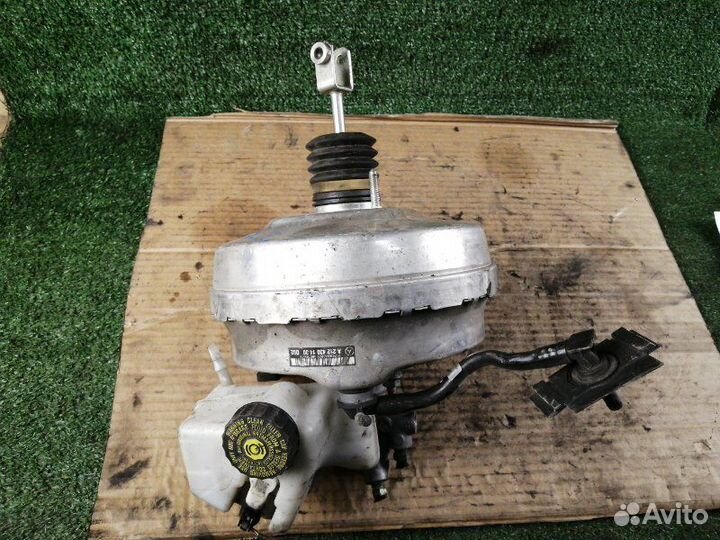 Вакуумный усилитель тормозов Mercedes-Benz E-Class