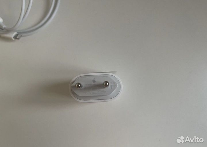 Зарядное устройство на iPhone 20w