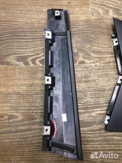 Накладка рамки левой задней двери Renault Arkana