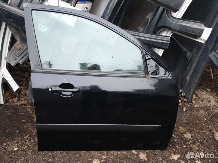 Передний правый дверь в сборе форд фокус 1