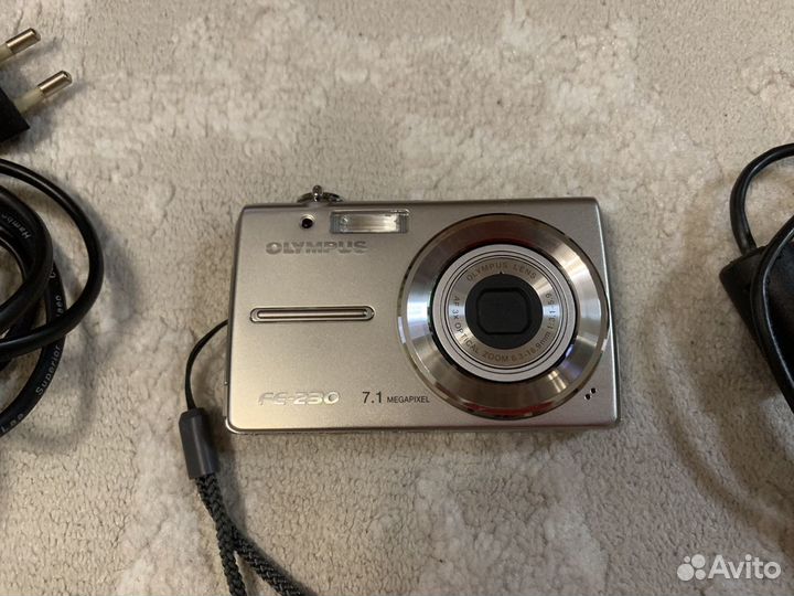 Компактный фотоаппарат olympus