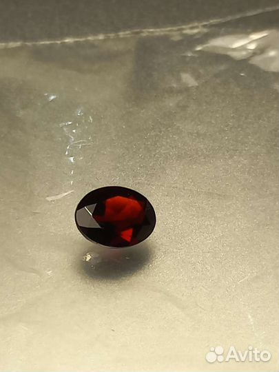 Камень полудрагоценный гранат натуральный