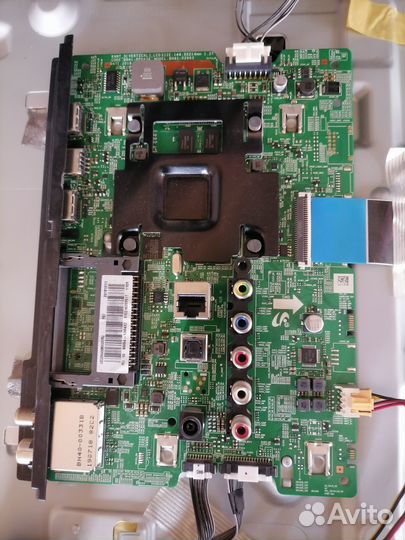 Samsung UE32N4500 На запчасти. Разбита матрица