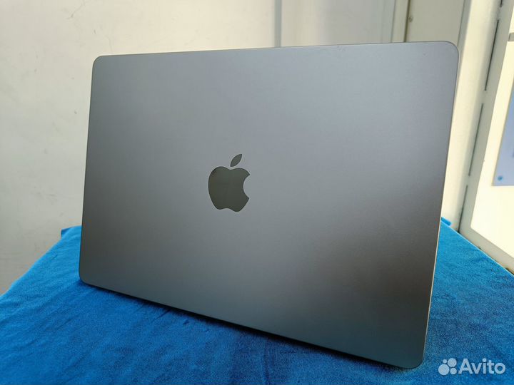 Ноутбук MacBook Air 13 (M2, 2022) 8 Гб, 512 Гб