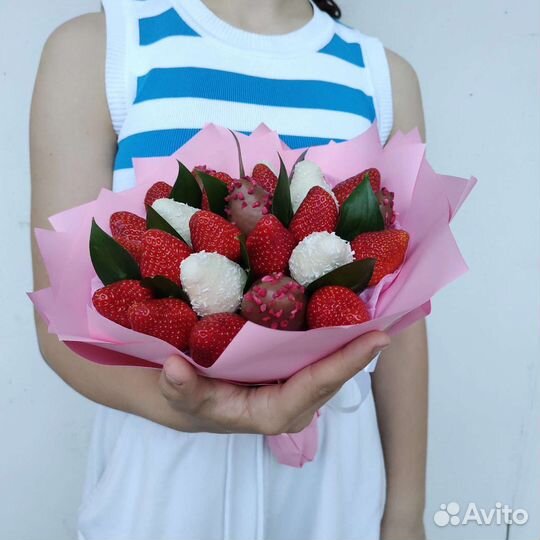 Клубника в шоколаде, съедобные букеты