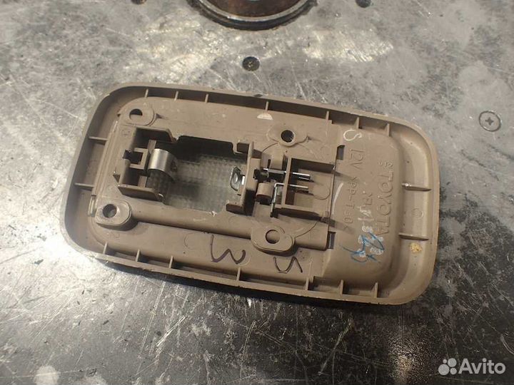 Фонарь салона (плафон) Toyota Tundra рест. 2004