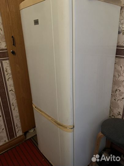 Холодильник Zanussi