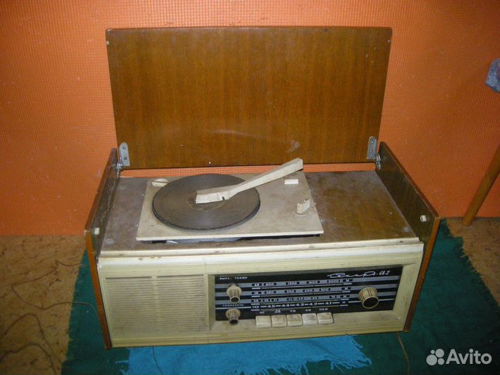 Радиола ламповая Рекорд 68-2 только самовывоз