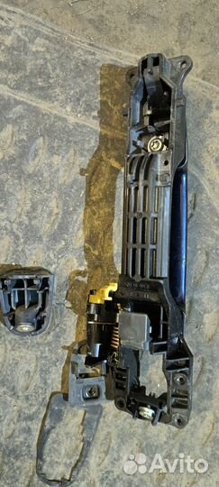 Ручка двери левая Тойота аурис