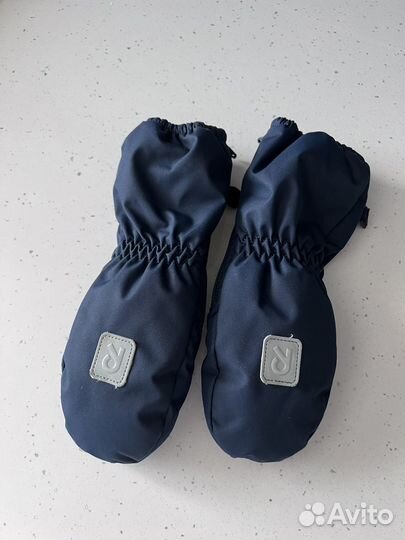 Шапка и варежки reima