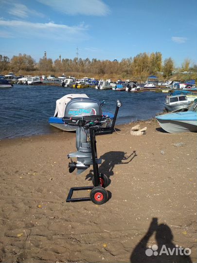 Тележка для лодочного мотора