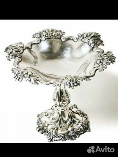 Ваза на ножке старинная