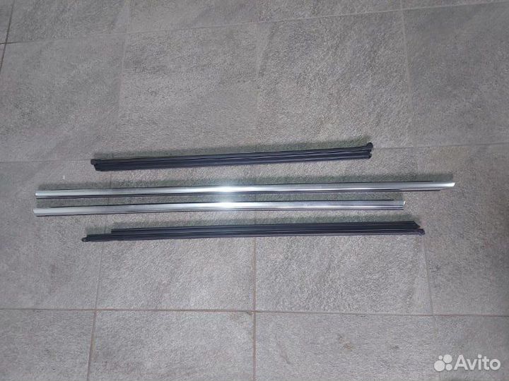 Уплотнитель стекла двери Volkswagen Tiguan 2 DBG