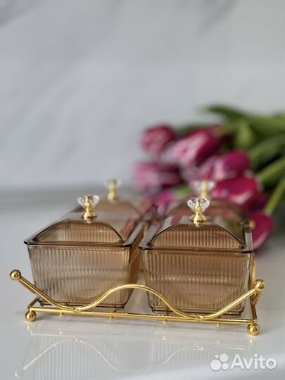 Менажницы с крышкой на подносе