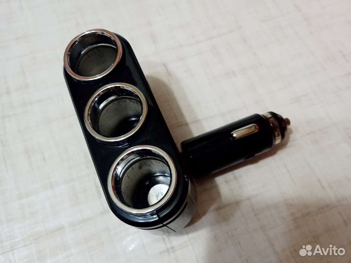 Автомобильное зарядное устройство