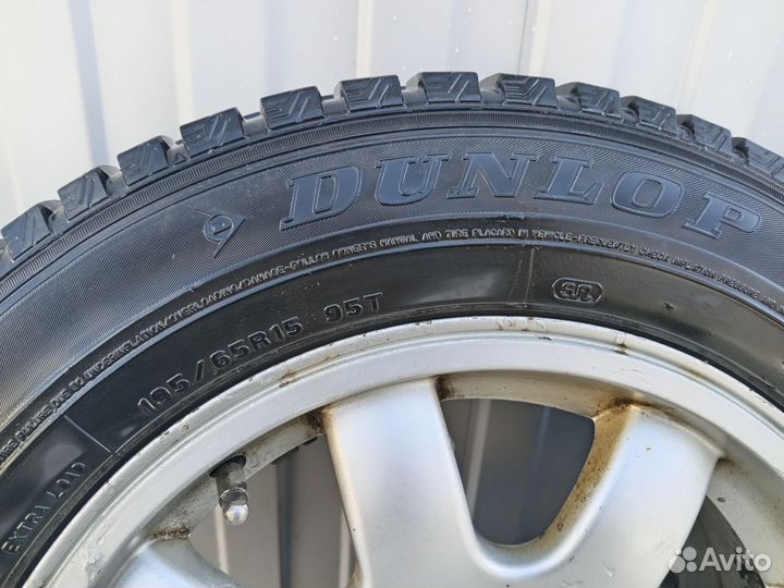 Dunlop SP Winter Ice 01 195/65 R15