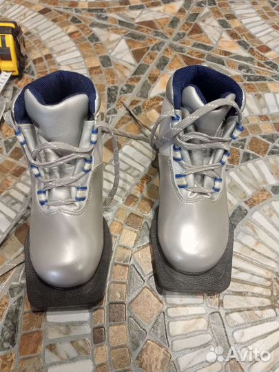 Лыжные ботинки р-р 30