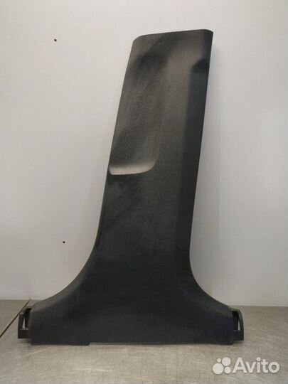 Обшивка стойки центральной правая Kia Rio X X-Line