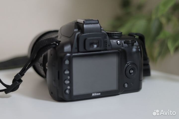 Зеркальный фотоаппарат Nikon D3000