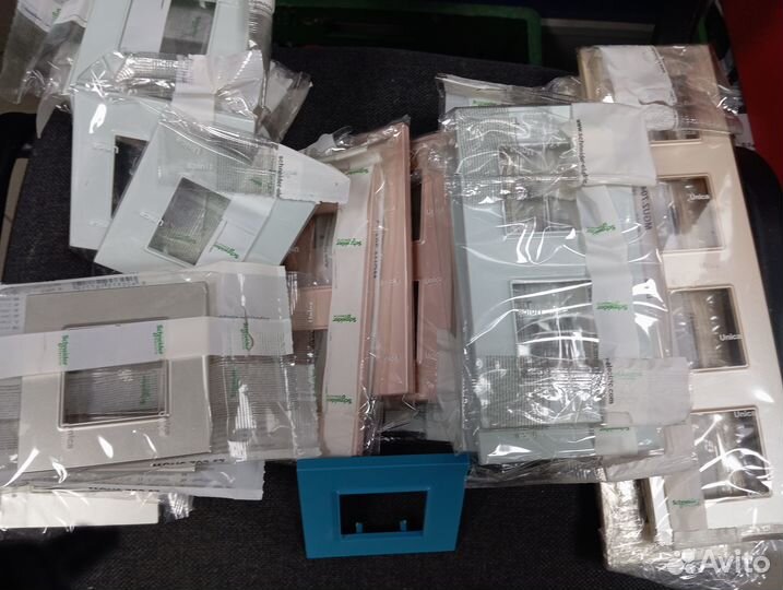 Schneider electric unica рамки quadro