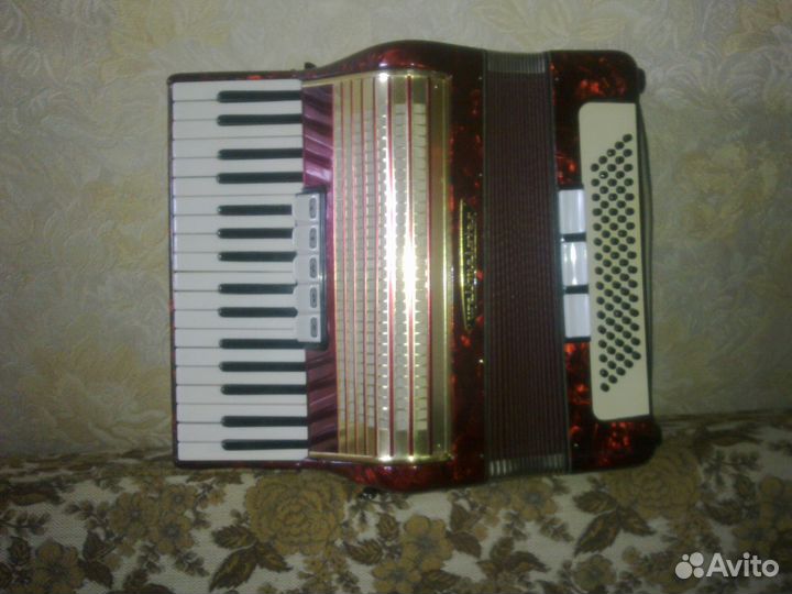 Аккордеон Weltmeister 34/80/III/5/3