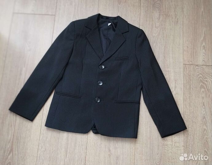 Костюм в полоску для мальчика