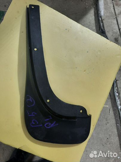 Задний брызговик Пассат в5 оригинал