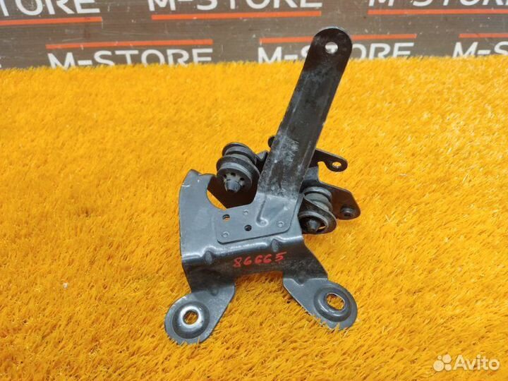 Кронштейн блока abs Volkswagen Passat B7 caxa 2011