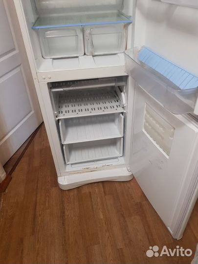 Холодильник Indesit бу