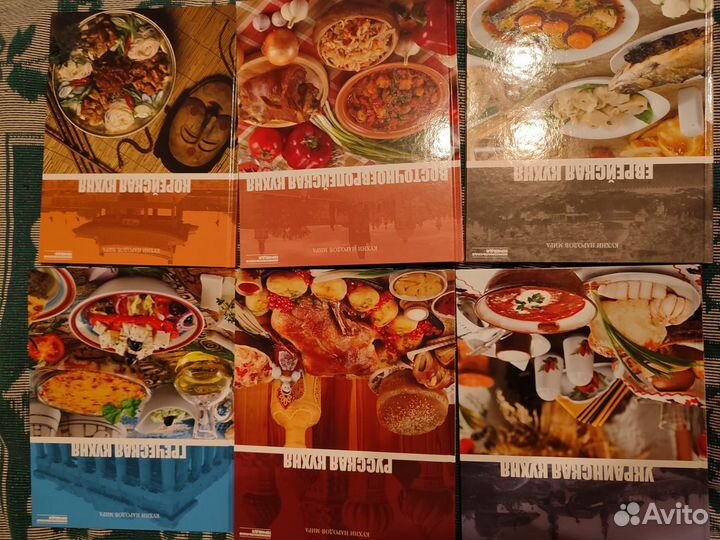 Книги и наборы открыток СССР