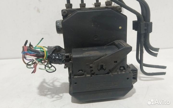 Блок абс 27536AG010 Subaru Legacy 2004 - 2006 года