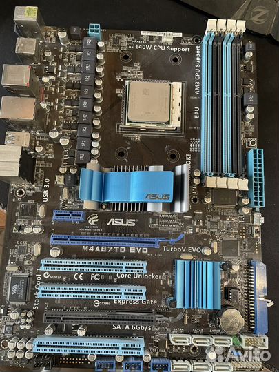 Материнская плата с процессором и памятью