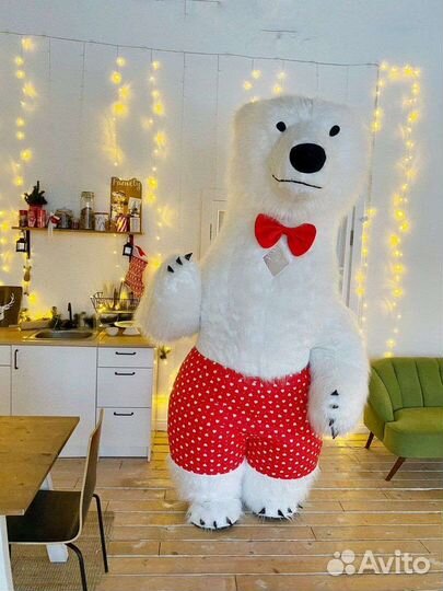 Белый мишка на праздник