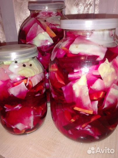 Квашенная капуста,огурцы и капуста пилюска