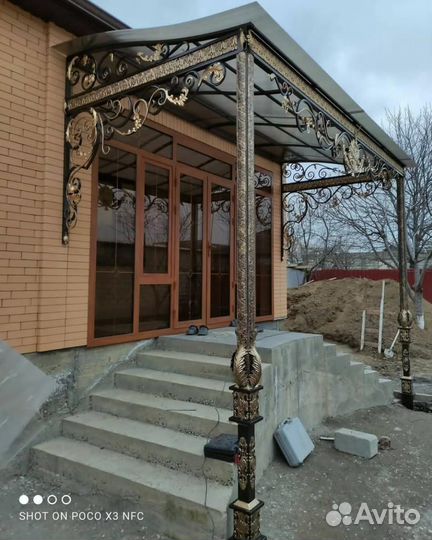 Навесы из поликарбоната / кованные изделия