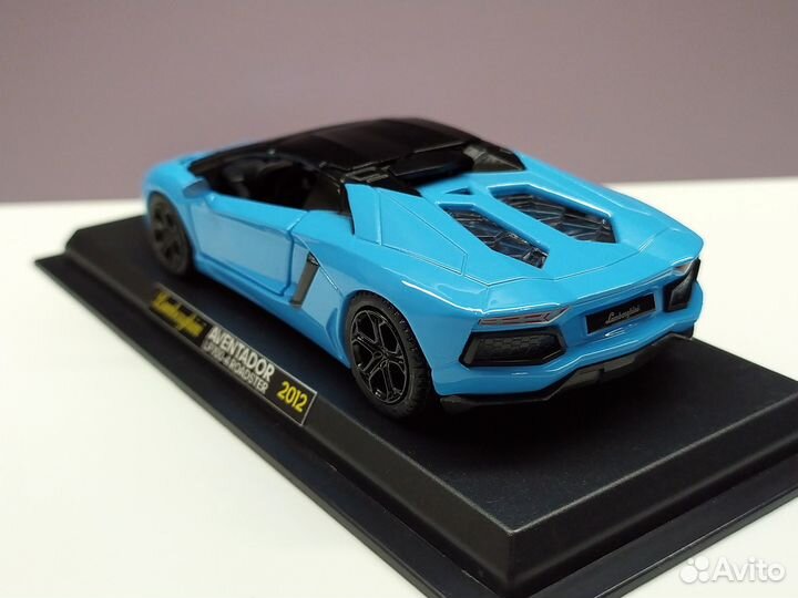 1:43 Lamborghini Aventador LP700-4 Roadster 2012