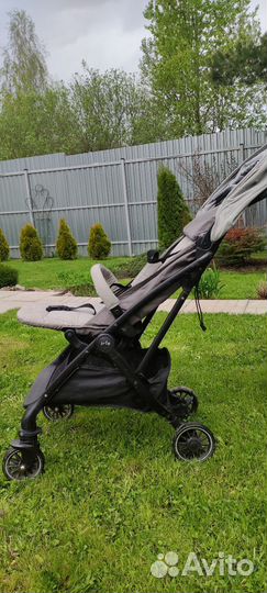 Прогулочная коляска joie