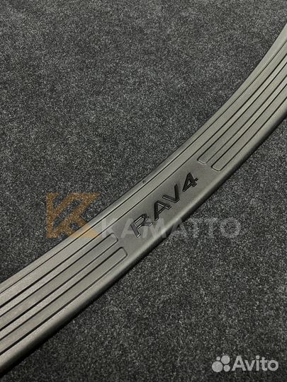 Накладка на задний бампер Toyota Rav-4 2013-2018 A