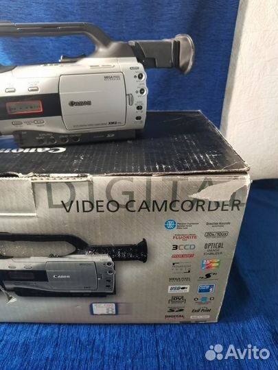 Видеокамера canon