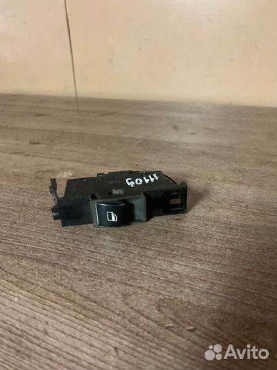 Кнопка стеклоподъемника BMW 3 E46