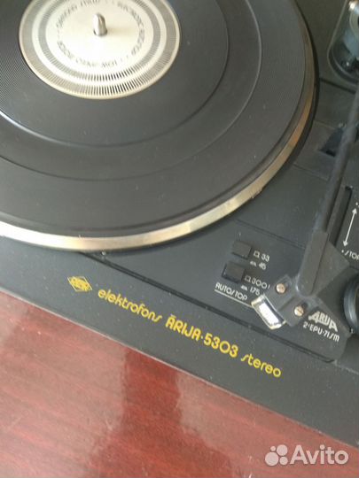 Проигрыватель винила и две колонки Радиотехника