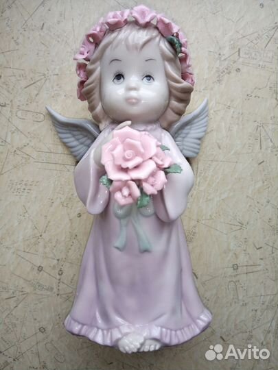 Статуэтка фарфор