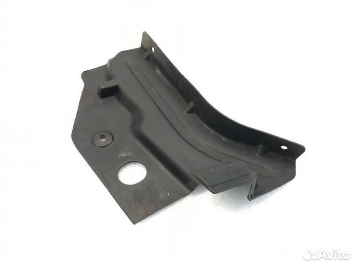 Пыльник двигателя левый Chevrolet Cruze седан 1.8
