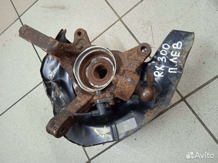 Поворотный кулак lexus RX300