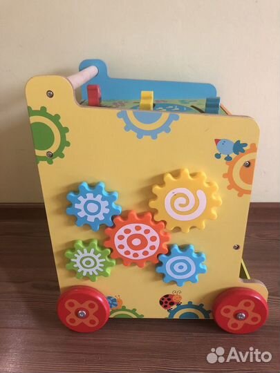 Деревянный бизикуб-каталка